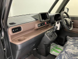 車両状態証明書修復歴の有無も一目瞭然。機能や内装・外装、走行距離、修復歴の有無をチェックし、クルマの状態を10段階にした車両状態証明書。数字や記号を使ってわかりやすく表示しています。