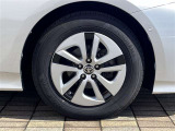 純正アルミホイール 195/65R15