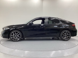 自社整備工場で点検整備をおこなってからお渡ししています。車検が残っている場合は『12ヶ月点検整備』を、車検整備付きの場合は『車検整備』をおこないます。整備費用は車両本体価格に含まれています。