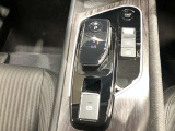 美しく、誰もが使いやすいデザインの電制シフト!