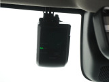 ◆ドライブレコーダー◆映像・音声などを記録する自動車用の装置です。 もしもの事故の際の記録はもちろん、旅行の際の思い出としてドライブの映像を楽しむことができます。