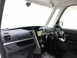 ダイハツのお店では、ダイハツ車を知り尽くしたプロフェッショナルが、専用の診断機器を使って各システムを点検しております。
