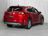 エンジンの始動は、鍵を差し込んで回すなどの操作をせずにエンジンをかけられるプッシュスタート式を採用しています。