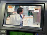 停車時にTV視聴が可能。移動時間の合間や休憩時に、お子様と一緒に番組を楽しめます。