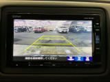 バックモニター付きで、車庫入れやバック時の後方確認をサポート。