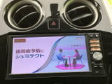 停車時にテレビ放送を視聴できます。移動時間も充実したひとときを過ごせるよう工夫されています。