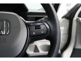 Hondaセンシングの機能のひとつ、アダプティブクルーズコントロール付!アクセルから足を離しても設定したスピードと前車との車間を保ち走行してくれます!車線維持もアシスト☆高速道路で疲労軽減ですね☆