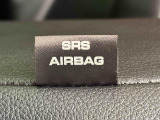 車両側方からの衝撃を緩和するSRSサイドエアバッグ(運転席/助手席)に加えて,SRSカーテンシールドエアバックも標準装備