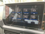 スマートフォンとの連携にも対応!お手持ちのスマートフォンを接続して、対応アプリなどを車内のディスプレイで楽しめます。普段使いにも嬉しい便利な装備です。