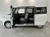 お客様にぴったりなおクルマをお選びいただけますように様々な展示車をご用意致しております!ダイハツの軽自動車だけではなく、他メーカー車やコンパクトカー・ミニバンなども数多く取り揃えております!