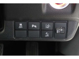 ホンダセンシング搭載!誤発進抑制機能・路外逸脱抑制機能・歩行者事故低減ステアリング・車線維持支援システム・先進車発進お知らせ機能など多彩な先進安全機能でより安全で快適なドライブを支援します。