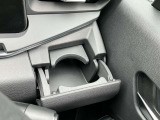 運転席ドリンクホルダーです。