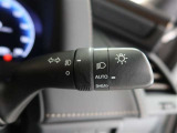周囲が暗くなると自動でヘッドライトを点灯するオートライト機能付き。周囲が明るくなると自動で消灯します。
