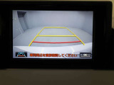 バックモニター装着車は後退時の強い味方です♪車庫入れや縦列駐車の際、後退操作の参考になるガイドラインをナビ画面に表示します。