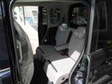 雪道ラクラク4WD☆全方位モニター付き9インチナビ☆両側パワスラ☆シートヒーター☆LEDライト☆コネクト☆届出済み未使用車☆
