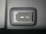 【充電用USB端子】デバイスの充電に便利です。※実際の接続端子は写真で確認or店舗までご気軽にお問合せください♪
