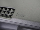 ◆助手席エアバッグ◆SRSエアバッグは、シートベルトだけでは防ぎきれない衝突時の衝撃から乗員を守るための安全装置。衝突時に瞬時に膨らみ、頭部や胸部がダッシュボードに直接衝突するのを防ぎます。