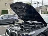 国道1号線に沿い横浜市営地下鉄「三ッ沢上町駅」から徒歩約10分。 BMW Premium Selection 横浜三ッ沢店 / 〒240-0062神奈川県横浜市保土ヶ谷区岡沢町322-3 / TEL:045-612-8488