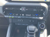 オートエアコンは、気温を設定すれば自動調整。車内をいつでも快適空間にしてくれます♪