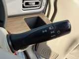 お車のフォグランプは、濃霧が発生し運転が困難に感じる際に使う補助灯としての役割があり運転をサポートしてくれます♪