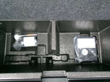 パンク修理キットなどの収納部になります。小物類も入ります