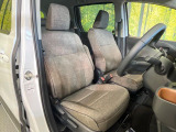 運転席シート廻りは使用感も少なく、良好な状態となっています。丁寧に使われていたことがよくわかりますね。