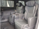 ゆとりある広々とした車内空間は、ドライブを始め買い物やレジャーなど、幅広く活躍します。一人でもみんなとでもお出かけを楽しみましょう!