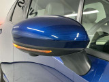 【ウィンカー付きドアミラー】ドアミラーは車幅の最も外側に位置するため、横や斜め後ろから接近する車両や歩行者にも方向指示が伝わりやすくなります。