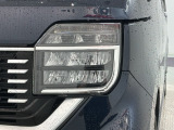 LEDヘッドライトは、点灯の瞬間から最大光量を発揮し、突然暗くなるトンネルなどでの安定感を高めます。