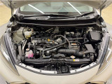 トヨタ中古車「まるごとクリーニング」施工済。エンジンルームを専用洗剤で洗浄!高圧&スチーム洗浄も行います。樹脂部分も艶出し剤でピカピカです☆☆