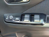 ドアミラースイッチ運転席に居ながらコントロールできます!