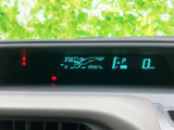 必要な情報をひと目で確認できるメーター。速度、燃料、走行距離など、運転に必要な情報が分かりやすく表示されます。