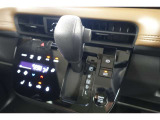 シンプルで操作しやすいシフトレバーですね!!