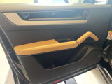 第三者機関の品質チェックとポルシェ認定中古車の事前整備を受けて初めてご案内できる車両です。できれば実車のご確認をよろしくお願いします。