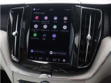 Google搭載のボルボなら、車内にいながら多彩なデジタルライフをお楽しみいただけます。Google Playから必要なアプリをダウンロードして、有意義な移動時間を楽しみましょう。