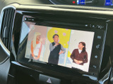 停車中は画面でテレビ番組を視聴でき、休憩時間も車内でゆったり過ごせます。画面表示が見やすく、映像を楽しみたい方にも便利な装備です。