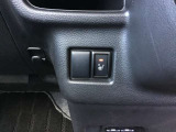 運転席シートヒーター付きで寒い朝もあったかです。