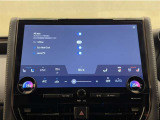 デュアルオートエアコン付きです。運転席・助手席でそれぞれ吹き出す風の温度や風量など自動調整してくれます。