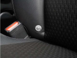◆ISOFIX◆シートベルトいらずでチャイルドシートと固定金具を連結するだけでガッチリ固定できます。