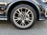 右前 コンチネンタル255/40 20 インチタイヤ Audi Sport社製アルミホイール