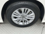 全車種、走行距離無制限の1年間無料保証付き!全国5000ケ所に及ぶトヨタサービス店舗の安心ネットワーク!*オプションで3年間延長保証にも変更可能です*