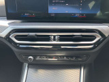 BMWらしい、シンプルですが直感で使いやすい内装デザインです☆お問合せフリーダイヤル(0078-6002-498412)またはBPS城東鶴見06-6933-6600迄お待ちしております。