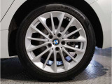 BMW純正アルミホイールです。納車時にはアルミホイールコーティングも承っております!是非ご検討下さいませ。