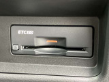 ETCで高速代の支払いもスムーズ!カードを持っていればご納車日当日からご利用いただけます。別途セットアップ料が必要です。