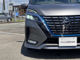 LEDヘッドランプを装備しておりますので、暗い道でも明るく照らしてくれるので安心して夜道やトンネルを運転できますよ!