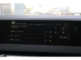 タッチスクリーンには、多彩な情報表示と操作機能を集約。
