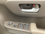 自社整備工場で点検整備をおこなってからお渡ししています。車検が残っている場合は『12ヶ月点検整備』を、車検整備付きの場合は『車検整備』をおこないます。整備費用は車両本体価格に含まれています。