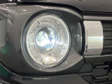 【LEDヘッドランプ】明るいライトが夜間の安全運転をサポートします。消費電力も少なく長寿命です。