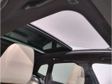 ★サンルーフ★解放感溢れる仕様です★チルドアップや全開にも出来、車内を明るくしてくれます★