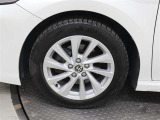 トヨタ純正アルミホイールで車のデザインに良く合っていてカッコイイですよね(^^♪